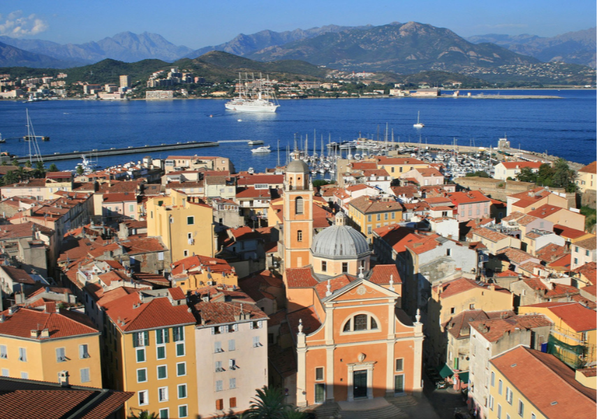 DÉCOUVREZ TOUT CE QU’ON PEUT FAIRE POUR VOUS SUR AJACCIO ET LES ALENTOURS